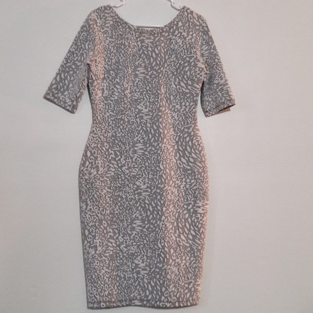 Scoop back bodycon Dress  jrs. L beige w black